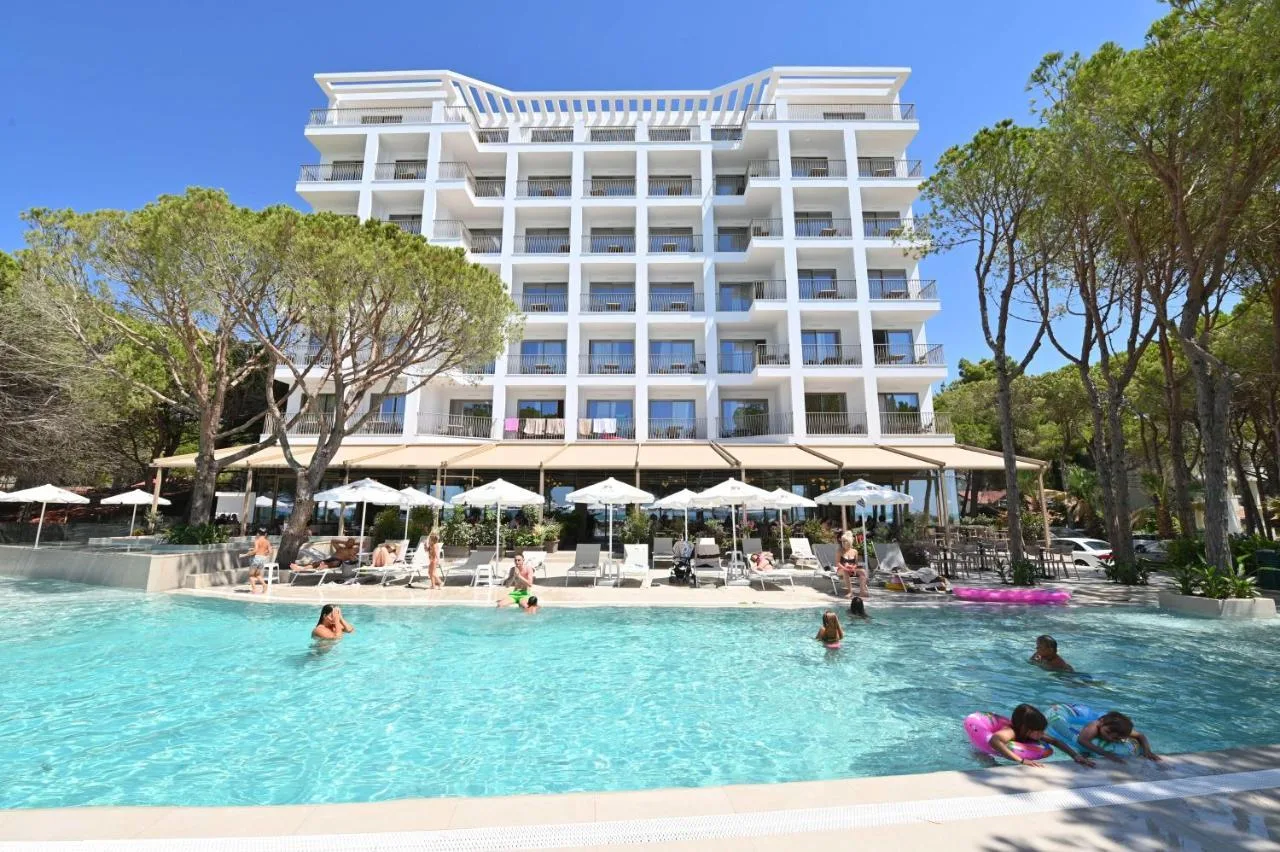 FLLAD RESORT & SPA — Golem