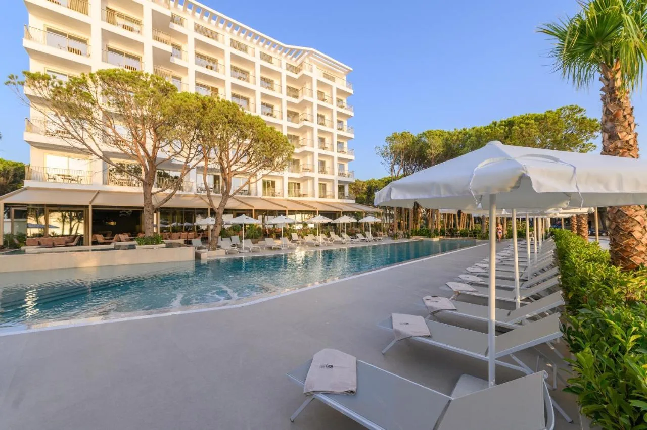 FLLAD RESORT & SPA — Golem